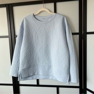 [L] aerie Textured Spring Pastel Blue Long Sleeve Lightweight Crewneck Sweater
